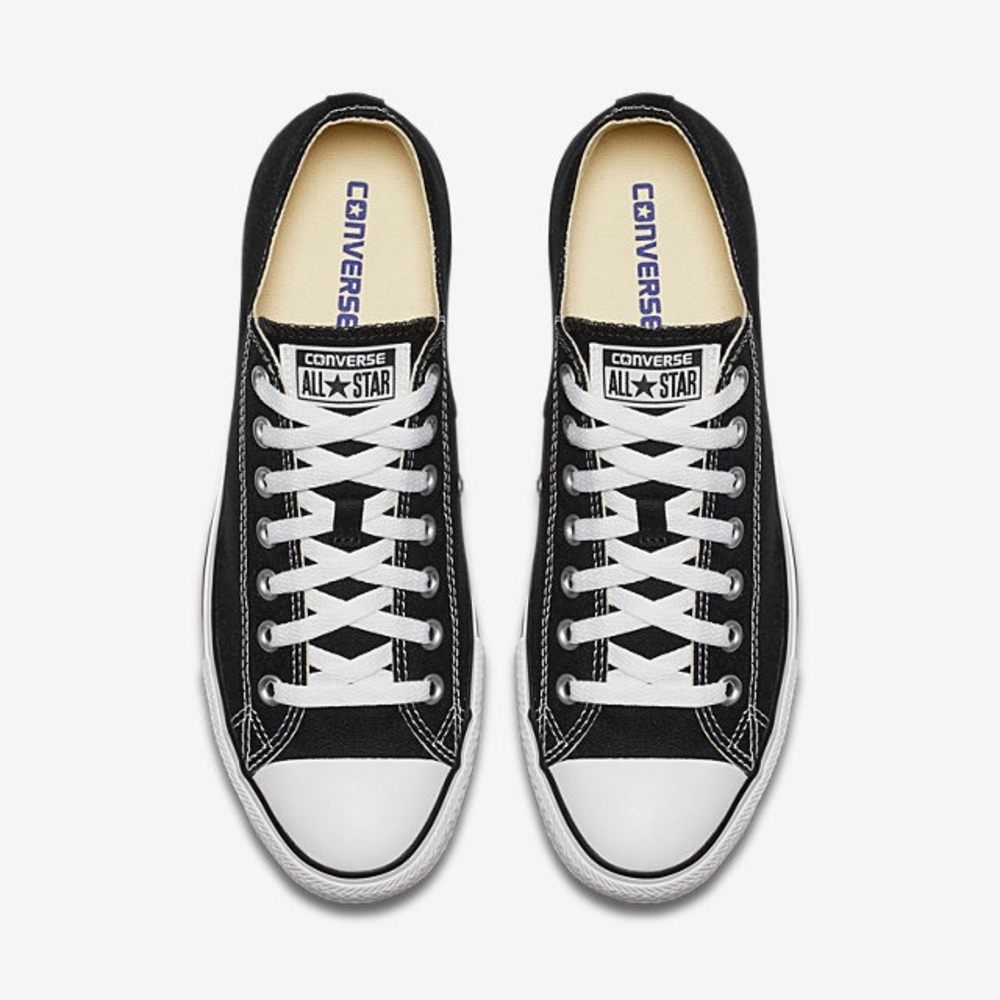 LIKE NEW- Black converse low tops